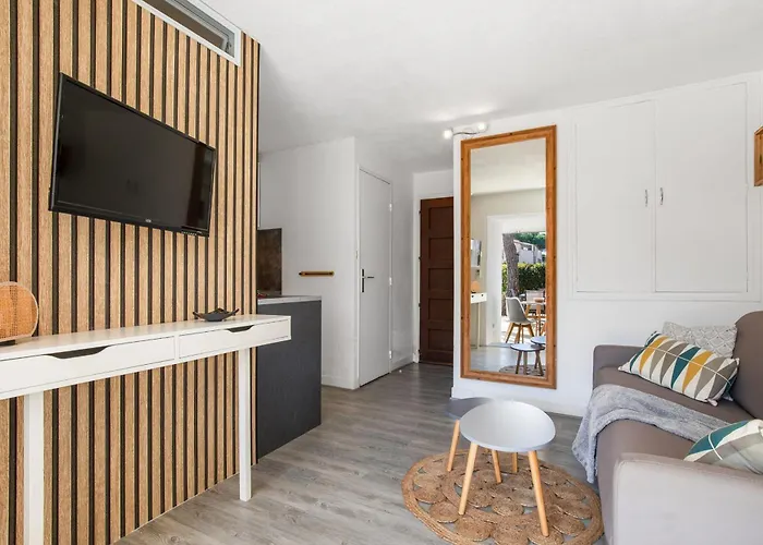 Eleuthera Sun Quiet Ground-floor With Terrace And Pool Nearby Semesterbostad *