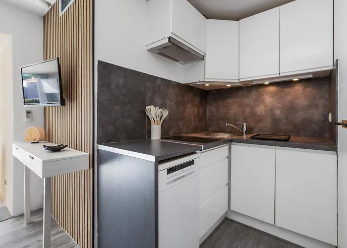 Eleuthera Sun Quiet Ground-floor With Terrace And Pool Nearby * Agde